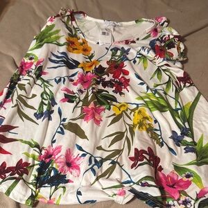 Floral Paradise Women's Short Sleeve Top